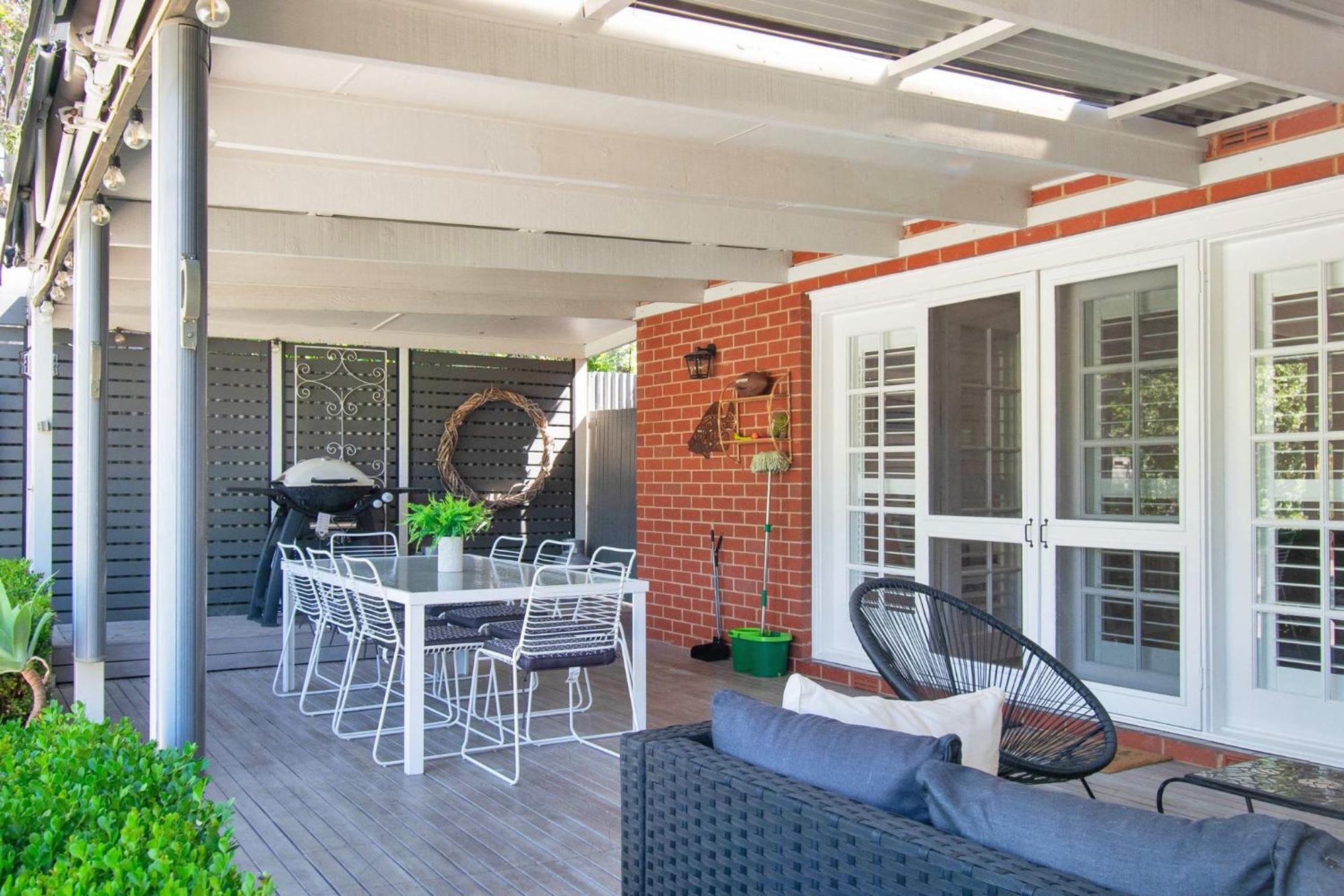 The Macleay - Poolside Entertainer, Pet Friendly Villa Wagga Wagga Exterior photo